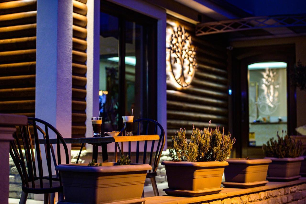 Albero Hotel Perama  Exterior photo