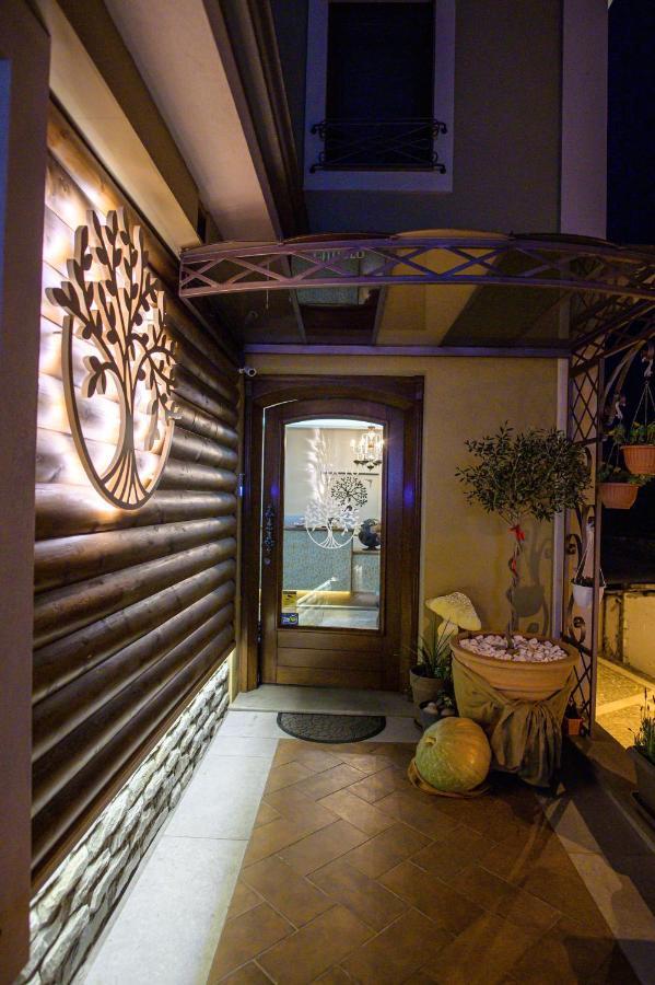 Albero Hotel Perama  Exterior photo