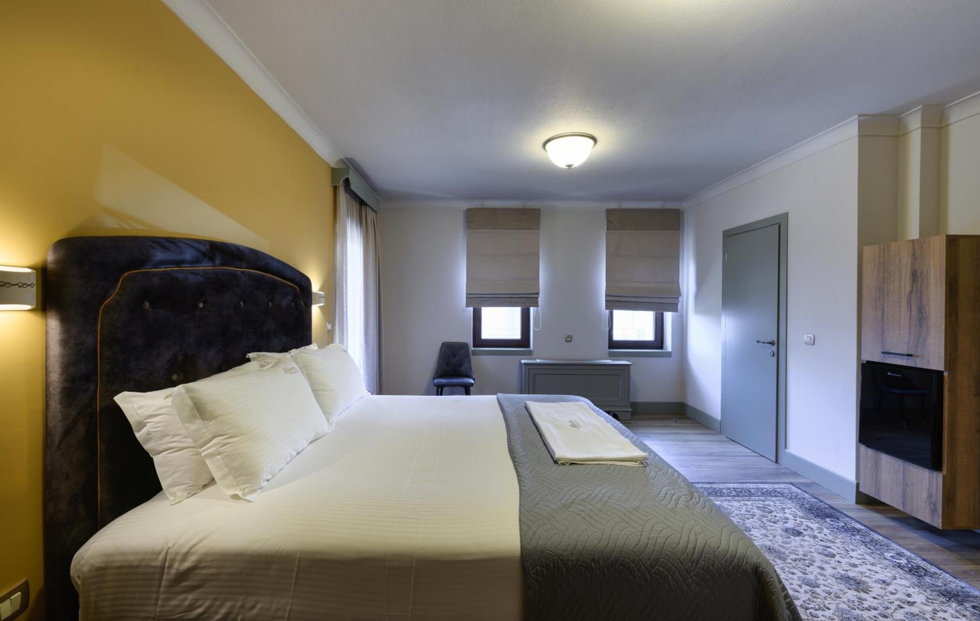 Albero Hotel Perama  Exterior photo